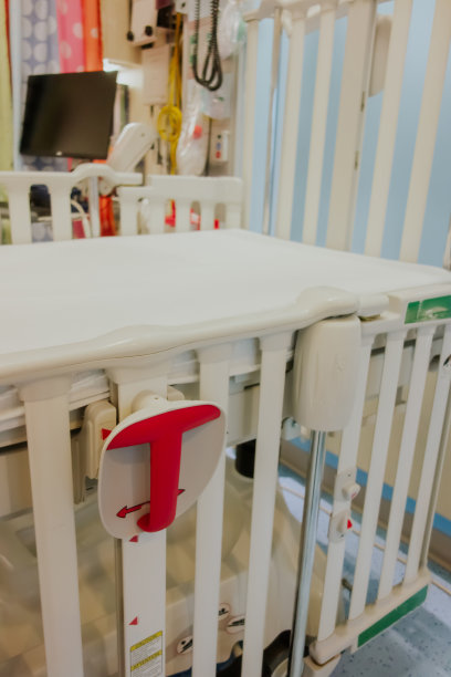 医院婴儿床图片下载