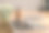 笔记本电脑，咖啡杯，笔记本和室内植物。图片下载