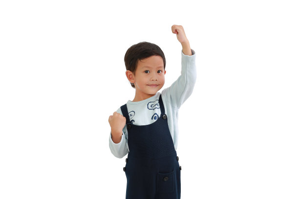 微笑的亚洲小男孩举起他的手孤立在白色背景图片下载
