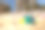 明亮的塑料儿童玩具在沙滩上。儿童海滩度假的概念。从上面看。放文字的地方。平铺，俯视图，复制空间。高质量照片图片下载