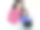女孩和女儿在笔记本电脑上工作。图片下载
