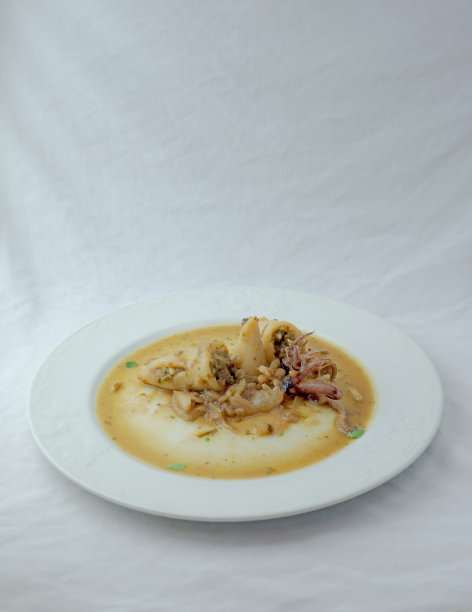 一盘马尔瓦西亚鱿鱼。图片下载