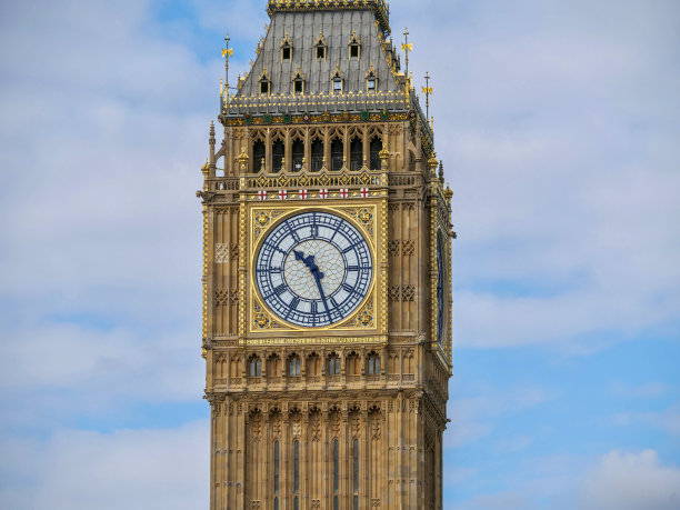 英国伦敦著名的大本钟钟楼修复后。图片下载