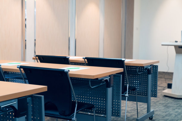 会议室的桌椅图片下载