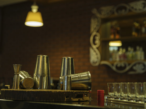 庆祝会酒吧里的鸡尾酒配料图片下载