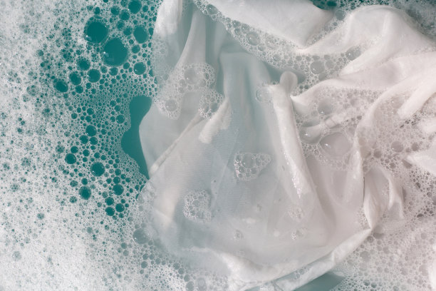 洗之前先用一块布浸泡一下，白色的布图片下载