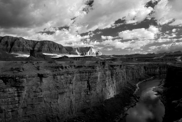 科罗拉多河亚利桑那州的红外线图片下载