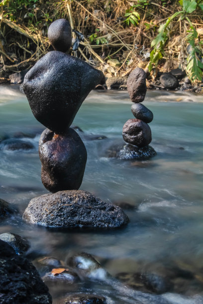石头平衡或石头堆叠图片下载