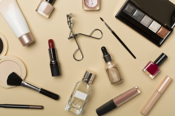 不同的彩妆产品的颜色背景，俯视图图片下载