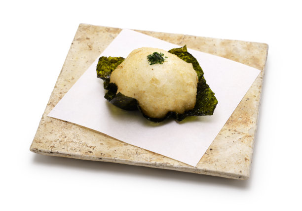 Yamaimo no isobe-age(将日本山药磨碎，放在紫菜上，然后油炸)，日本料理图片下载