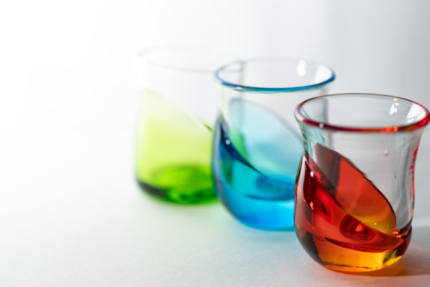 彩色玻璃器皿图片下载