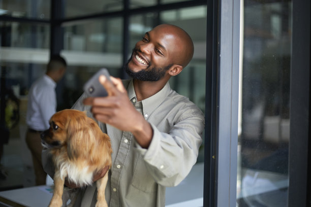 我最好的朋友总是跟着我图片下载