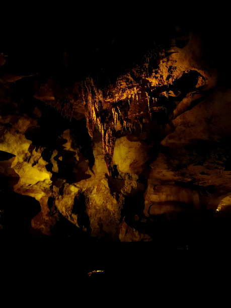 美丽洞穴里的光图片下载