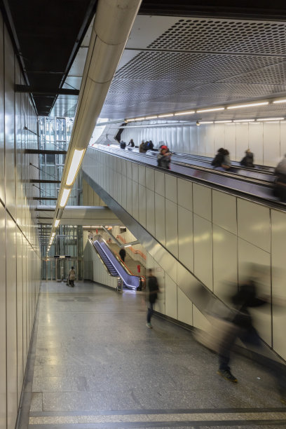 地铁站的出入口。图片下载