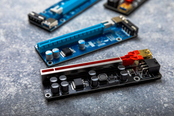 电脑游戏视频卡，图形芯片组销售概念。矿业价格上涨图片下载