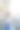 一名亚洲少女在车站等火车时，用相机拍照来捕捉记忆。图片下载
