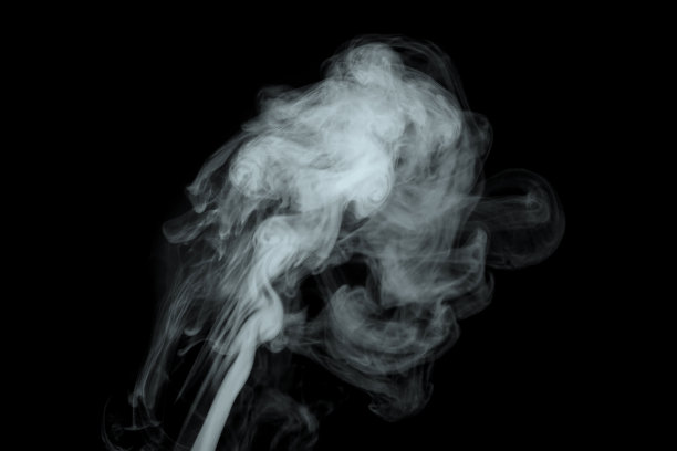 在黑色背景上孤立的抽象粉末或烟雾图片下载