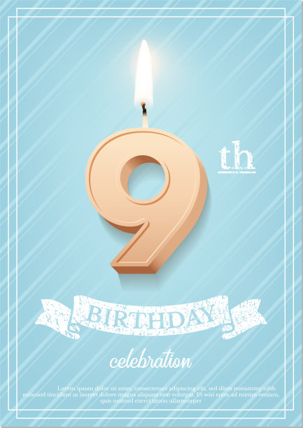 燃烧9号生日蜡烛与复古丝带和生日庆祝文本纹理蓝色背景在明信片格式。矢量垂直九生日邀请模板图片下载