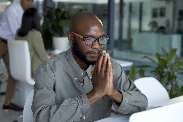 局限只存在于我们的头脑中图片下载