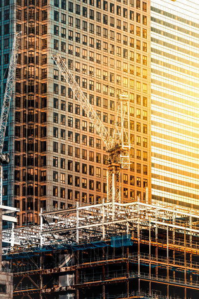 伦敦的摩天大楼和建筑工地图片下载