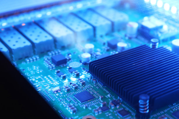 主板上的智能微芯片导体。图片下载