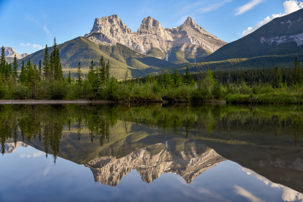 景区在坎莫尔、班夫国家公园一带图片下载