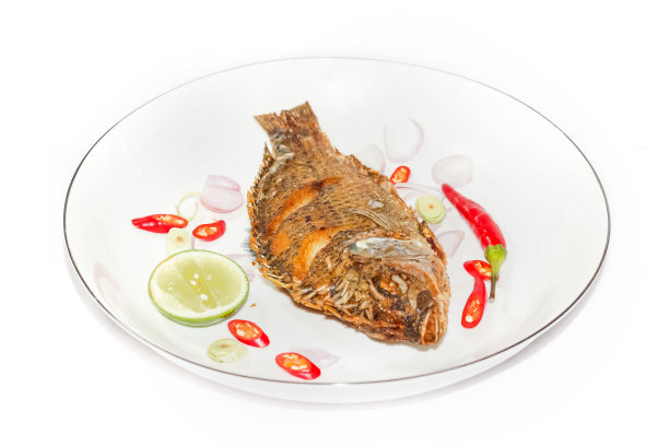 特别菜单炸鱼配辣椒和柠檬片图片下载