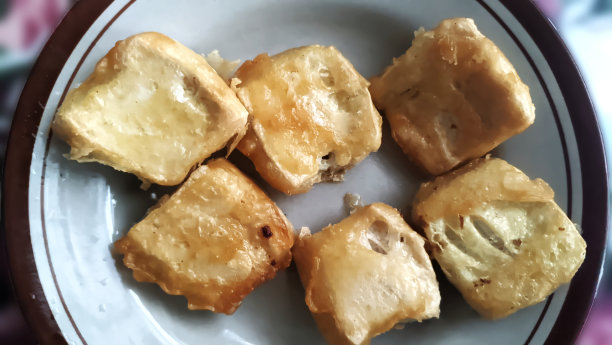 炒豆腐配上美味可口的面粉图片下载