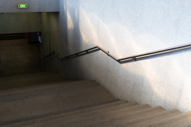 火车站的楼梯图片下载