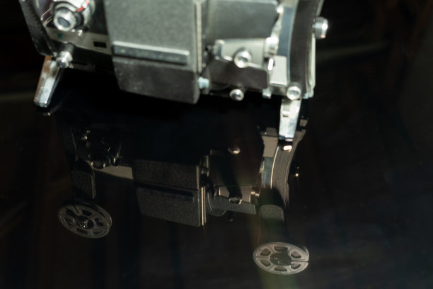 老式8毫米超级8电影摄影机图片下载