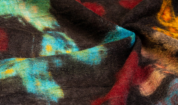 黑色羊毛织物与美丽的蝴蝶印花。装饰现代，纺织艺术，纹理，背景，图案图片下载