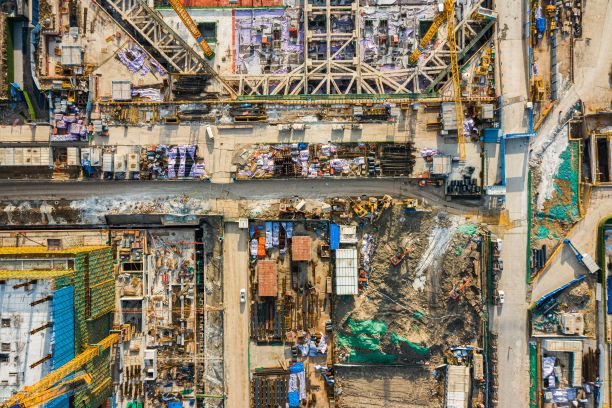 武汉北部建筑工地的航拍照片图片下载