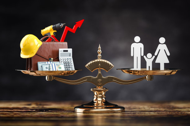 工作、生活、家庭平衡、和谐，时间和金钱的观念。图片下载