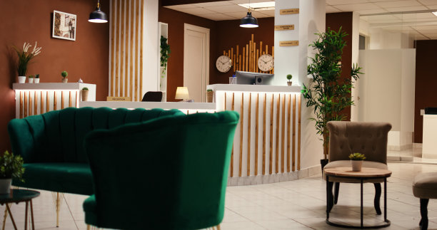 酒店大堂的广角吊车镜头图片下载