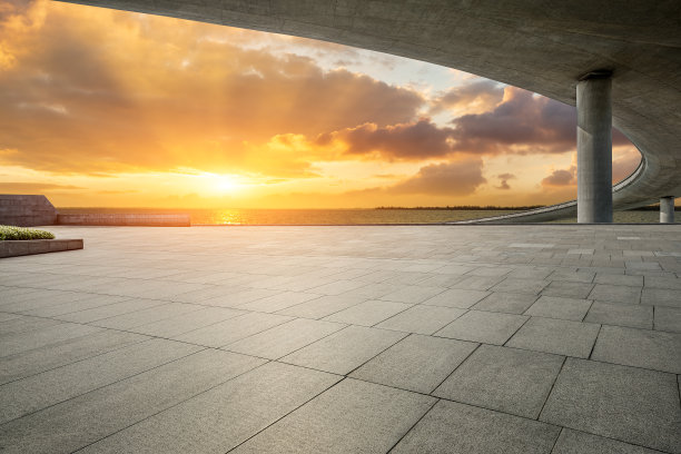 夕阳下的湖空地板图片下载