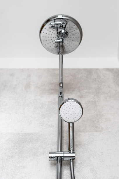 豪华公寓不锈钢淋浴系统设计图片下载