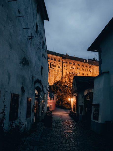 傍晚的捷克克鲁姆洛夫城堡图片下载