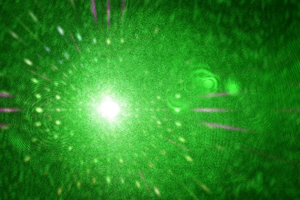 绿色激光射入相机图片下载