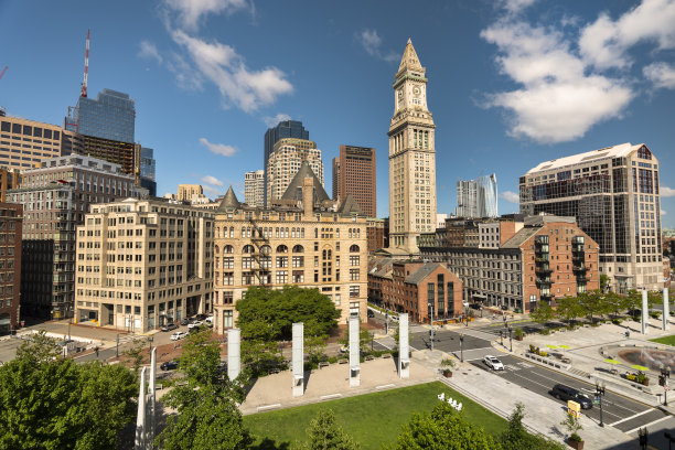 美国马萨诸塞州波士顿市中心的城市天际线景观图片下载