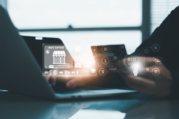未来概念网上购物，支付应用4.0技术，商家利用笔记本电脑网上购物现代全息虚拟屏幕图标系统连接过程由人工智能完成图片下载