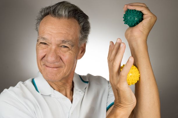 成熟男人挤压按摩疗法刺球图片下载