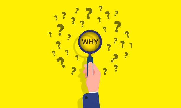商人手持放大镜带问号和为什么?找到正确的商业理念，回答问题或解决问题的概念。图片下载