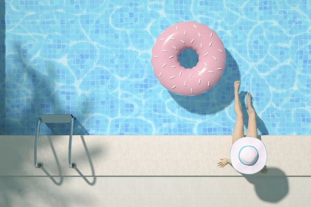 鸟瞰图，女子坐在泳池上，暑假背景图片下载