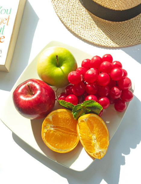 白色背景上的新鲜水果俯视图图片下载