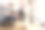 十几岁的孩子在鞋店里挑选和试穿乐福鞋图片下载