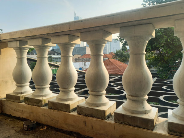 栏杆风景照，户外栏杆图片下载