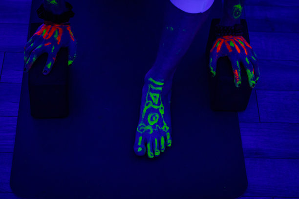 黑光瑜伽发光活动图片下载