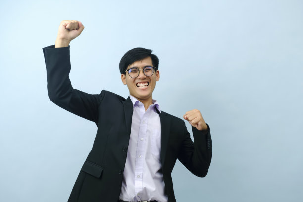 商人弯曲的肖像。图片下载