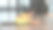 瑜伽对着现代摩天大楼冥想。年轻女孩花时间在公寓屋顶的健身室做瑜伽练习。现代都市中的瑜伽和冥想。年轻迷人的女孩图片下载