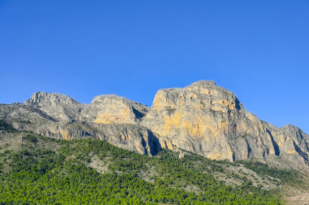 光秃秃的山图片下载